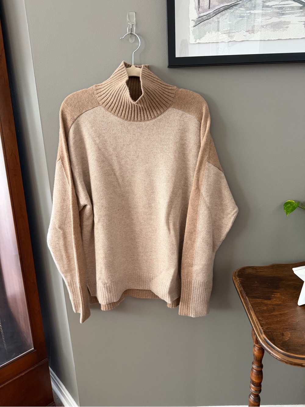 Relaxed Cashmere Cowl Neck Sweater in Neutral Beige. Size Large